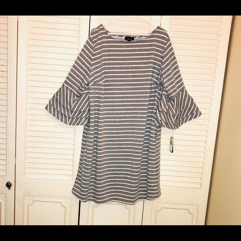 2/30 NWT! Sweatshirt Feel. DRESS WITH POCKETS!